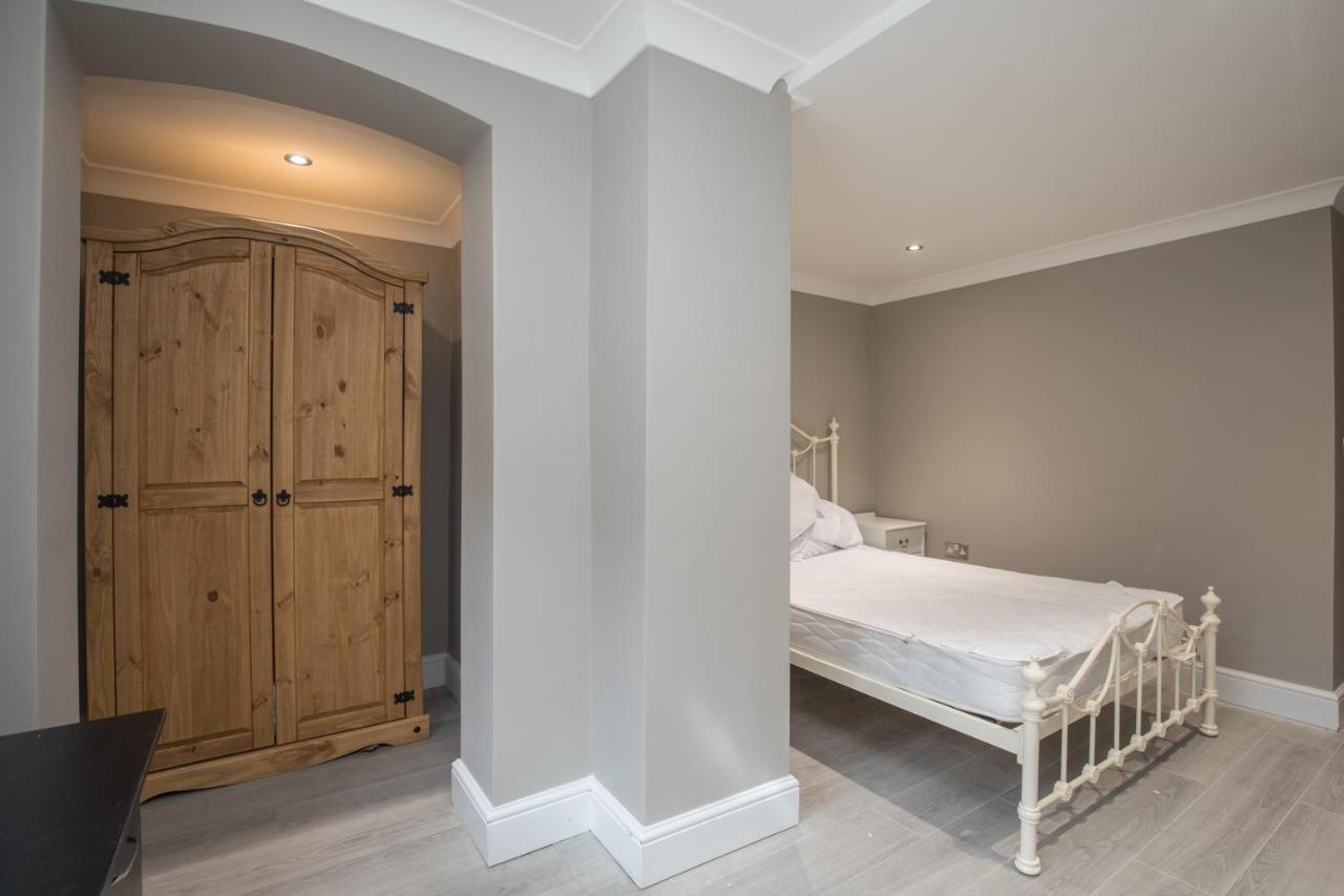 Riverside Central Kingston Flat 1B Surbiton Exterior photo