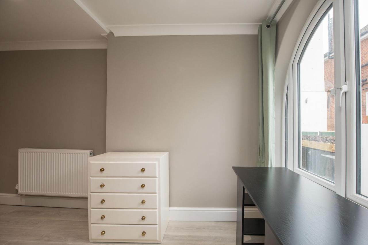 Riverside Central Kingston Flat 1B Surbiton Exterior photo